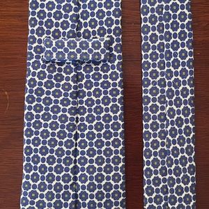 Blue geometric floral Suitsupply tie